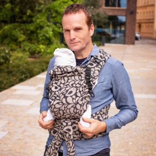 Moisha HuGo Avese Cappucino novorozenecké, rostoucí nosítko pro děti od narození (cca 47 cm a 2,5 - 3,0 kg) do výšky...